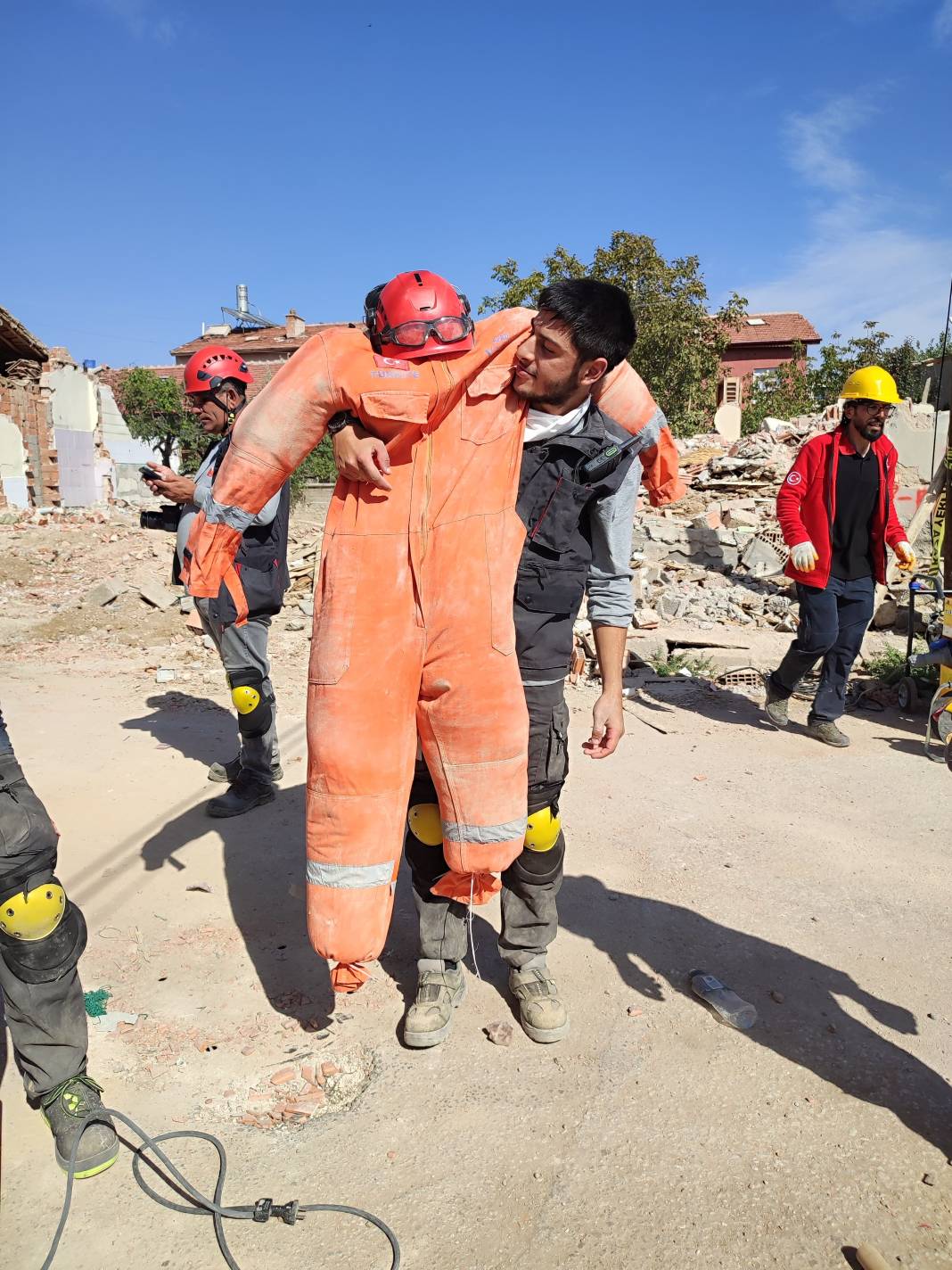 1 yıllık ekip, Konya’daki deprem tatbikatını başarıyla tamamladı 7